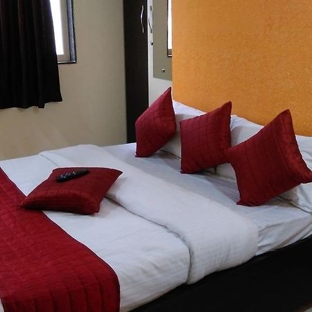 โอโย 7892 โฮเต็ล มิเนอร์วา เรซิเดนซี Hotel มุมไบ ภายนอก รูปภาพ