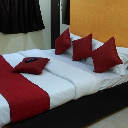 โอโย 7892 โฮเต็ล มิเนอร์วา เรซิเดนซี Hotel มุมไบ ภายนอก รูปภาพ