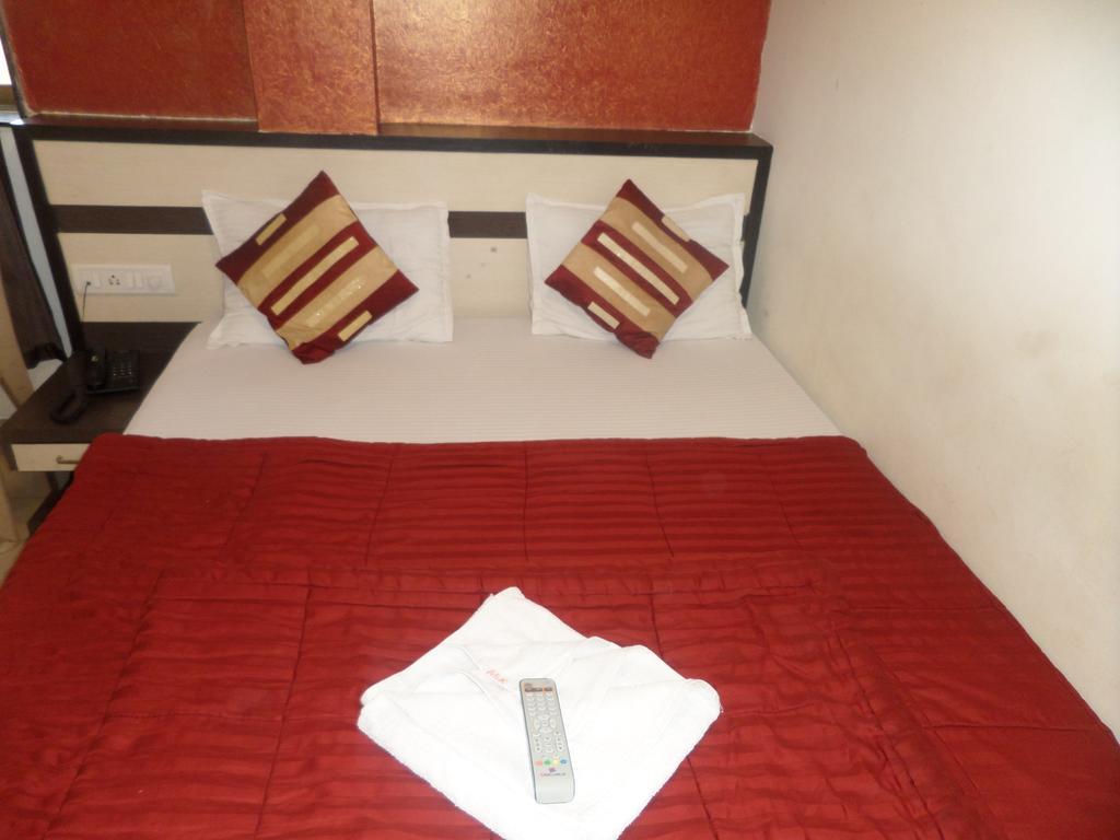 โอโย 7892 โฮเต็ล มิเนอร์วา เรซิเดนซี Hotel มุมไบ ภายนอก รูปภาพ