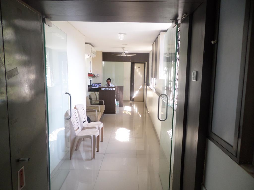 โอโย 7892 โฮเต็ล มิเนอร์วา เรซิเดนซี Hotel มุมไบ ภายนอก รูปภาพ