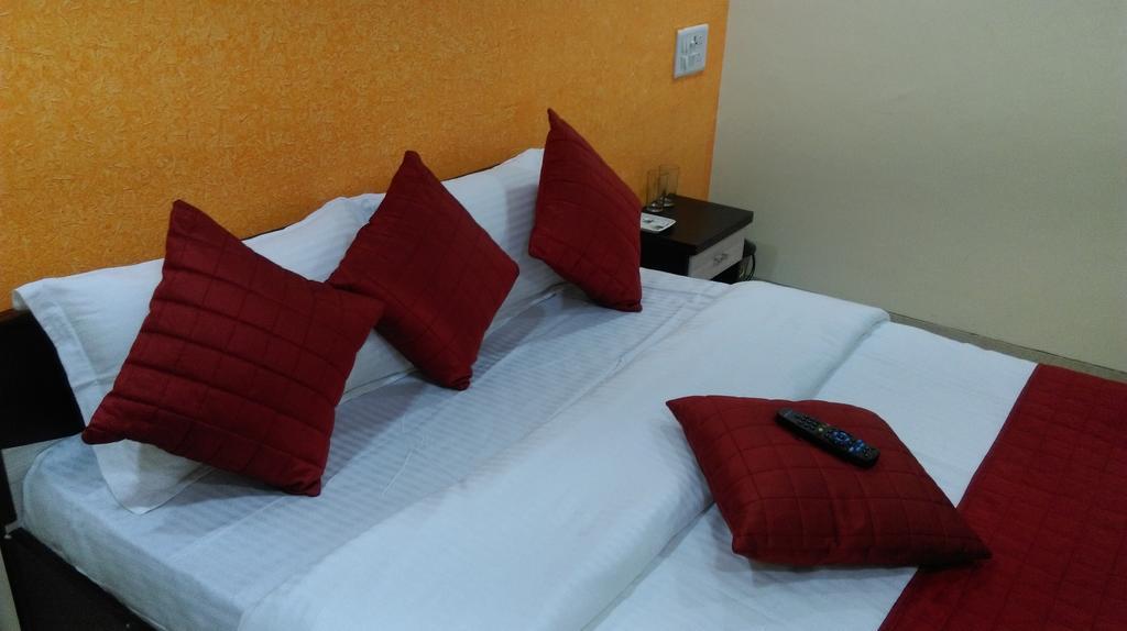 โอโย 7892 โฮเต็ล มิเนอร์วา เรซิเดนซี Hotel มุมไบ ภายนอก รูปภาพ