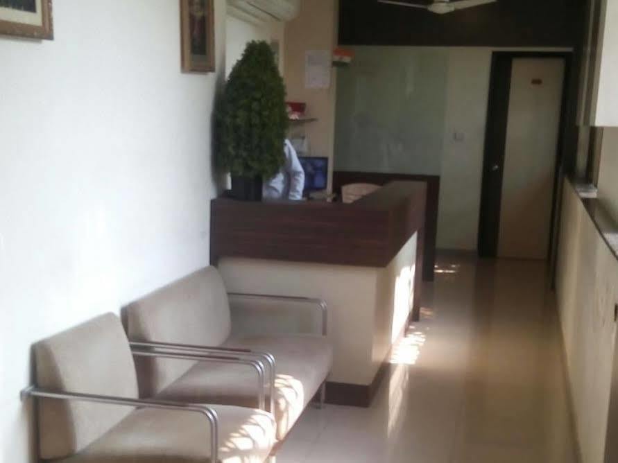 โอโย 7892 โฮเต็ล มิเนอร์วา เรซิเดนซี Hotel มุมไบ ภายนอก รูปภาพ