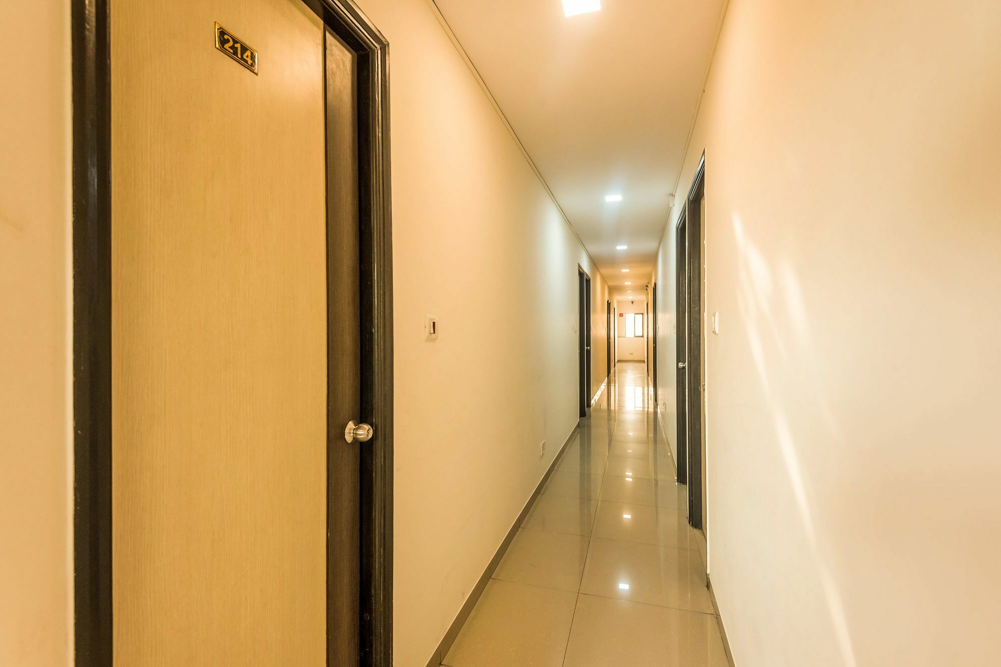 โอโย 7892 โฮเต็ล มิเนอร์วา เรซิเดนซี Hotel มุมไบ ภายนอก รูปภาพ