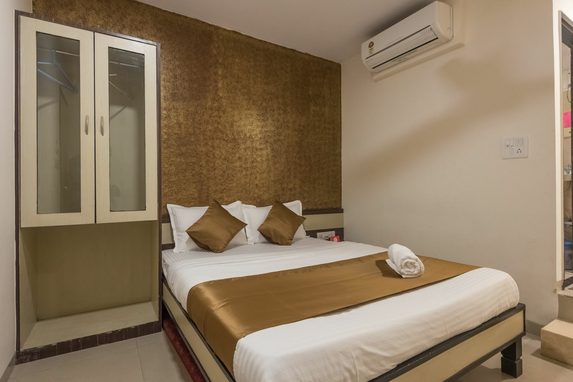 โอโย 7892 โฮเต็ล มิเนอร์วา เรซิเดนซี Hotel มุมไบ ภายนอก รูปภาพ